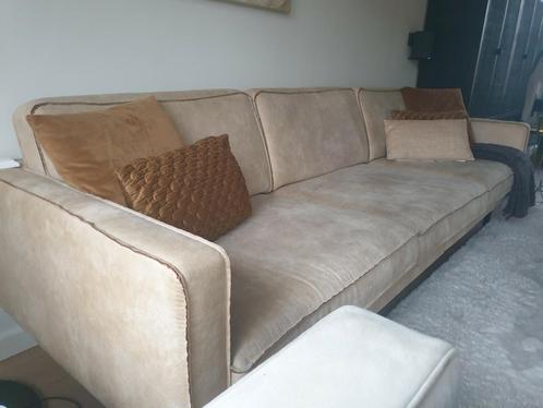 Beige suede bankstel met outer stitching in zeer mooie staat, Huis en Inrichting, Banken | Complete zithoeken, Zo goed als nieuw