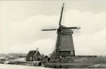 10 ansichten molens Noord-Holland  in winters landschap beschikbaar voor biedingen