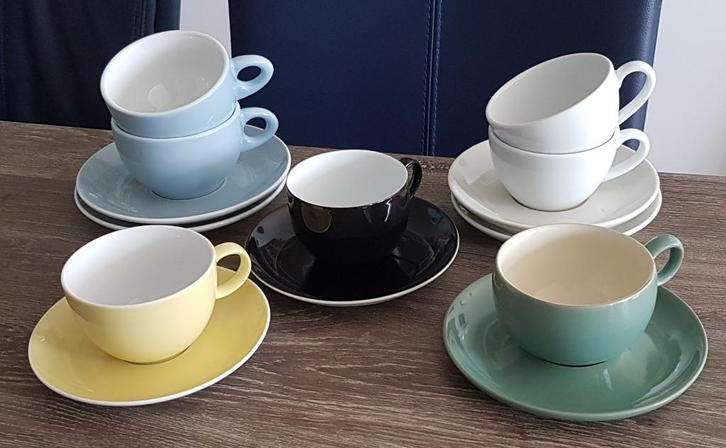 9x Diverse kop en schotels, effen, Huis en Inrichting, Keuken | Servies, Gebruikt, Kop(pen) en/of Schotel(s), Effen, Porselein