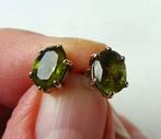 Vintage Italiaanse 9 kt gouden oorbellen: groene peridot, Ophalen of Verzenden, Goud, Oorbellen, Met edelsteen