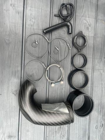 Eventuri Carbon Fiber Turbo Inlet Audi RS3 8V TTRS 8S RSQ3 beschikbaar voor biedingen
