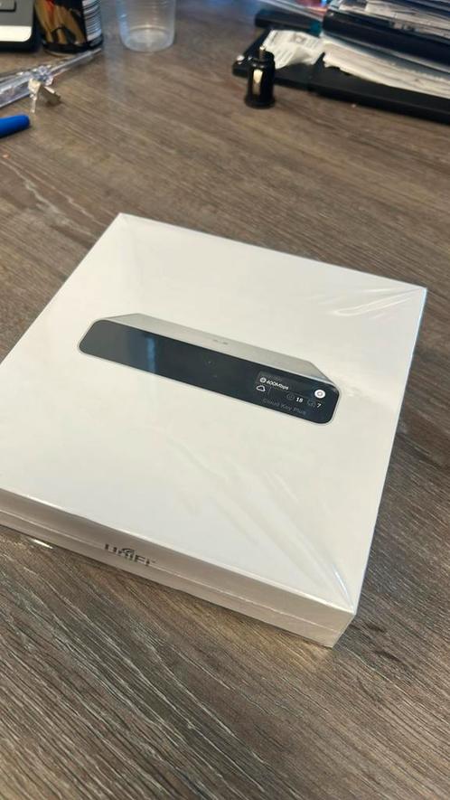 Ubiquiti UniFi Cloud Key Gen2 Plus, Computers en Software, Netwerk switches, Nieuw, Ophalen of Verzenden