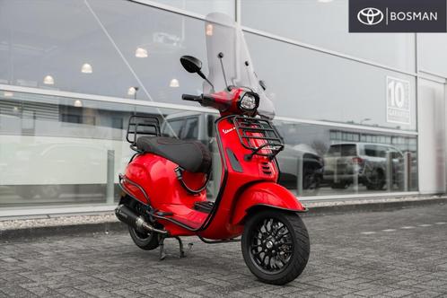 Piaggio Vespa Sprint | Akrapovic | Custom Zadel | 50 KM/H, Fietsen en Brommers, Scooters | Piaggio, Gebruikt, Overige modellen