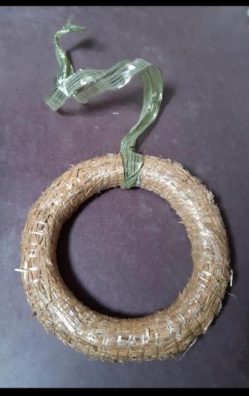 Krans 🪷 Versiering Knutsel Spullen Decoratie Pasen Kerst beschikbaar voor biedingen