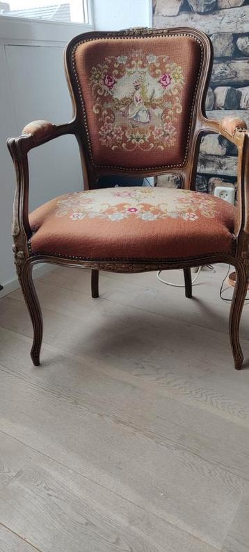 Vintage Louis XVI stoel beschikbaar voor biedingen