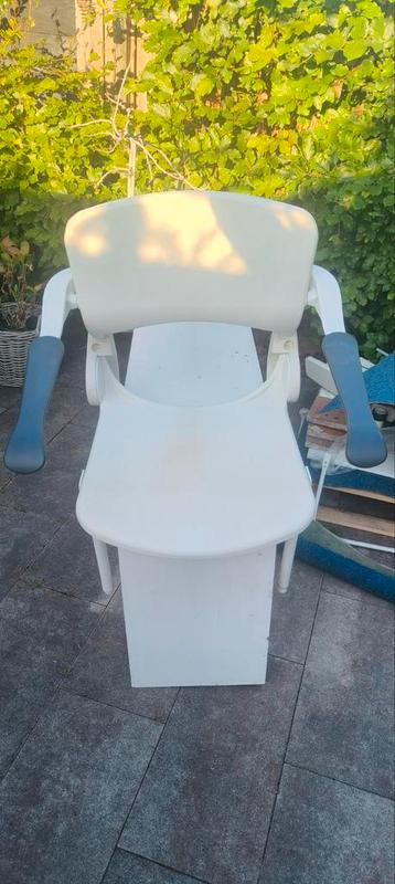 Douchestoel en armenleuningen voor toilet! beschikbaar voor biedingen