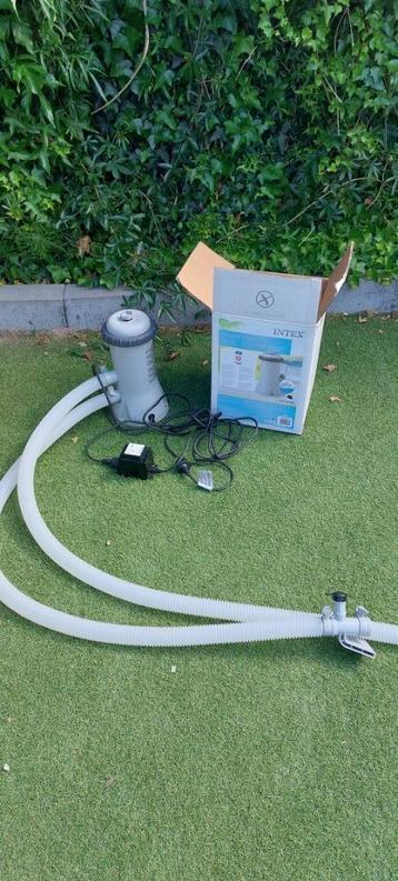 Intex zwembadpomp 2.3m3 per uur beschikbaar voor biedingen