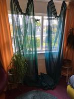 Vloerkleed met blauw/groene gordijnen, Ophalen, 50 tot 100 cm, Zo goed als nieuw, 200 cm of meer