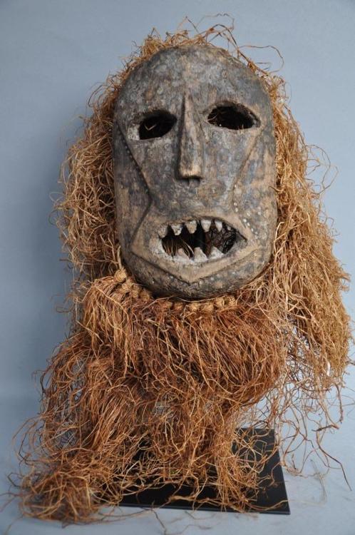 Indringend gelaatsmasker van de ITURI - DR Congo - ca 1970, Antiek en Kunst, Kunst | Niet-Westerse kunst, Ophalen of Verzenden