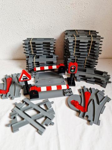 Duplo treinrails rails wissels kruising overgang voor trein beschikbaar voor biedingen