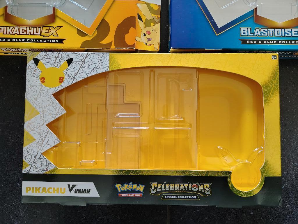 LEGE Pikachu V-Union Celebrations Box Pokémon, Hobby en Vrije tijd, Verzamelkaartspellen | Pokémon, Ophalen of Verzenden, Gebruikt