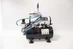 airbrush benodigdheden  ,compressor , pistolen verf etc, Ophalen of Verzenden, Zo goed als nieuw, Airbrush en Toebehoren
