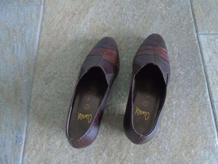 NIEUWE LEREN SCHOENEN, Kleding | Dames, Schoenen, Nieuw, Overige typen, Bruin, Ophalen of Verzenden