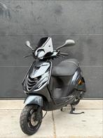 PIAGGIO ZIP 4T 3V BROM 2021 FULL OPTION MAGIC BLACK METALLIC, Ophalen, Maximaal 45 km/u, Zip, Zo goed als nieuw