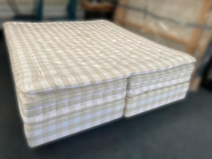 Hastens 2000T en binnenkort wordt ons masterbed aangeboden, Huis en Inrichting, Slaapkamer | Boxsprings, Zo goed als nieuw, 180 cm