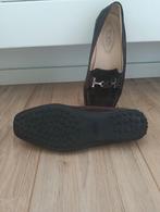 Tod's suède loafers - bruin, Ophalen of Verzenden, Zo goed als nieuw, Bruin, Instappers