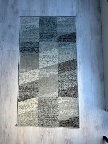 Grijs vloerkleed. Vloerkleed. Vloerkleed 150 x 80 cm beschikbaar voor biedingen