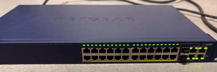 Netgear Prosafe FS728TPv2 netwerk switch, Computers en Software, Netwerk switches, Zo goed als nieuw, Ophalen of Verzenden