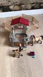 Mooie Schleich stal met paarden, Ophalen of Verzenden, Zo goed als nieuw