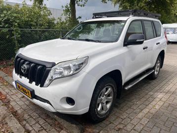 Toyota Landcruiser 2.8 D-4d 5DR AUT 2015 Wit beschikbaar voor biedingen