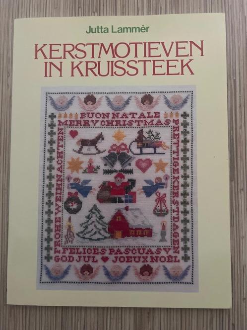 Kerstmotieven in kruissteek, Jutta Lammèr, Boeken, Hobby en Vrije tijd, Zo goed als nieuw, Breien en Haken, Verzenden