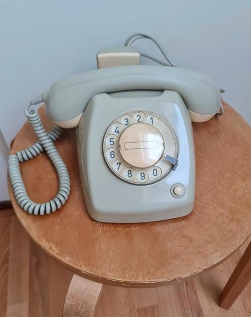 T65 telefoon met meeluister hoorn 1973 PTT Standard Electric, Telecommunicatie, Vaste telefoons | Niet Draadloos, Gebruikt, Met draaischijf