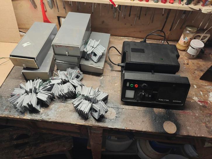 Rollei P 360 diaprojector + dia frames en boxen, Audio, Tv en Foto, Diaprojectors, Gebruikt, Ophalen of Verzenden