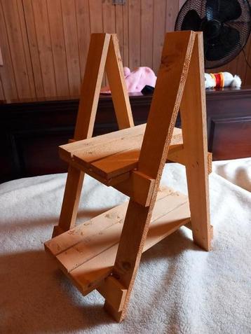 Houten rekje. beschikbaar voor biedingen