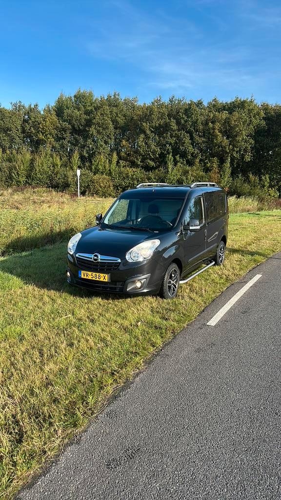 Opel Combo 1.6 D 66KW 2015 nieuw roetfilter, Auto's, Bestelauto's, Bedrijf, Airbags, Airconditioning, Bluetooth, Boordcomputer