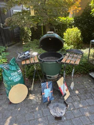 Big Green Egg te koop beschikbaar voor biedingen
