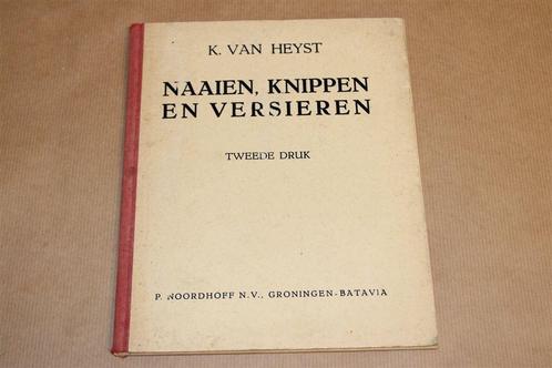 Naaien, Knippen & Versieren — Handwerk Schoolboek [1946], Boeken, Hobby en Vrije tijd, Gelezen, Ophalen of Verzenden