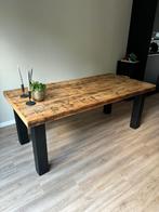 Eettafel van massieve grenen sloophouten balken 100 jaar oud, Ophalen