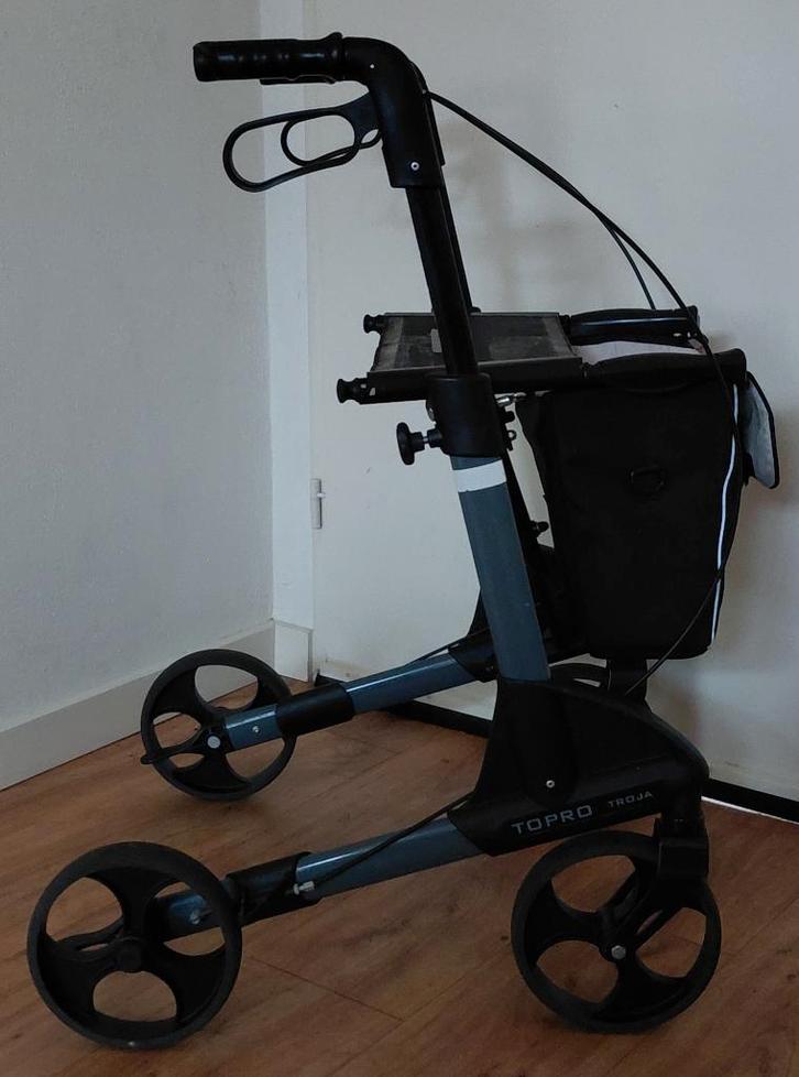 Rollator  Topro  Troja  M  +  Boodschappen tas  ( 8.2 kg ), Diversen, Rollators, Zo goed als nieuw, Lichtgewicht, Opvouwbaar, Ophalen