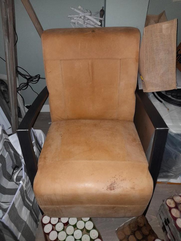 Lederen fauteuil met metalen frame, Huis en Inrichting, Fauteuils, Gebruikt, Leer, Metaal, 50 tot 75 cm, Minder dan 75 cm, Ophalen