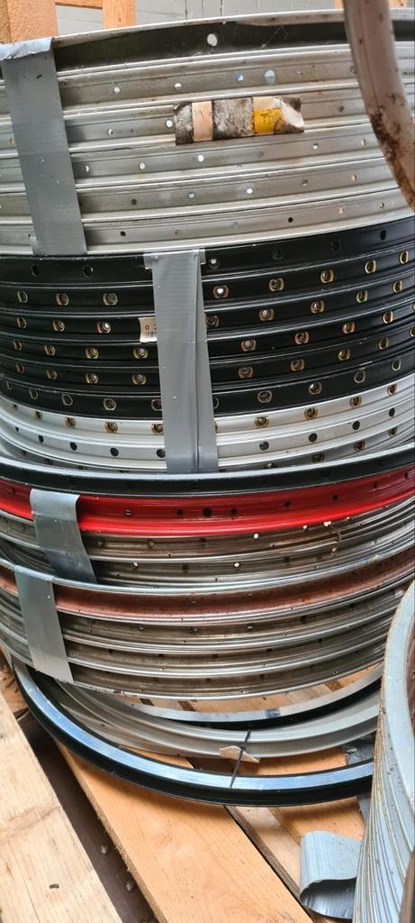 Grote partij velgen, 28 en 26 inch, Fietsen en Brommers, Fietsonderdelen, Zo goed als nieuw, Algemeen, Wiel, Ophalen