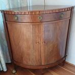Mooi hoekkastje met deurtjes, Ophalen, Gebruikt, Klassiek, 50 tot 100 cm