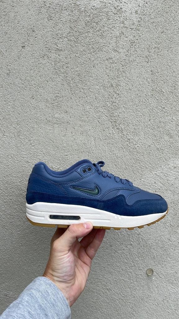 Wmns Nike Air Max 1 Premium SC 'Diffused Blue maat 39, Kleding | Dames, Schoenen, Zo goed als nieuw, Sneakers of Gympen, Blauw