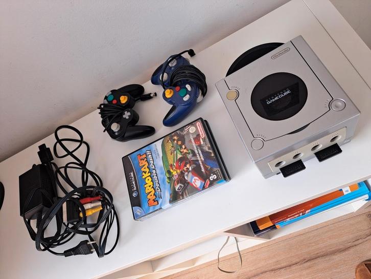 Nintendo GameCube compleet + mario kart, sunshine & football, Spelcomputers en Games, Spelcomputers | Nintendo GameCube, Zo goed als nieuw