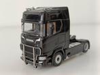 Nieuw NZG 1:64 Scania V8 730 S 42 zwart, Nieuw, Ophalen of Verzenden, Bus of Vrachtwagen