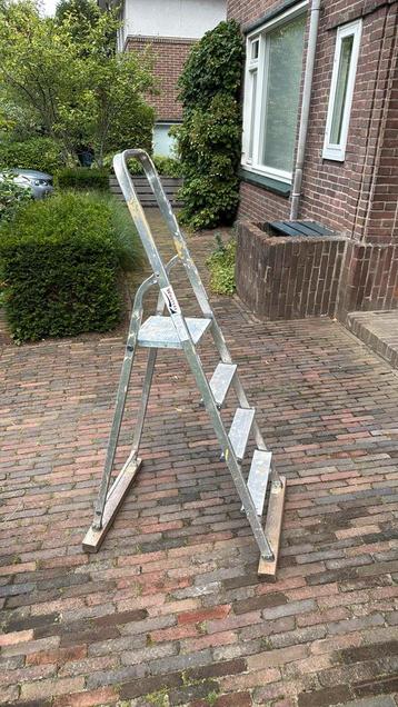 Klustrap / Schilderstrap beschikbaar voor biedingen