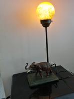 Vintage Tiffany tafellamp met bronzen olifantjes beeld., Antiek en Kunst, Antiek | Lampen, Ophalen of Verzenden