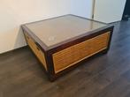 stevige salontafel met glazen inlegplaat, Huis en Inrichting, Ophalen, Gebruikt, Koloniaal, Glas