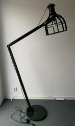Mooie robuuste staande lamp, Huis en Inrichting, Lampen | Vloerlampen, Ophalen, Zo goed als nieuw, 150 tot 200 cm