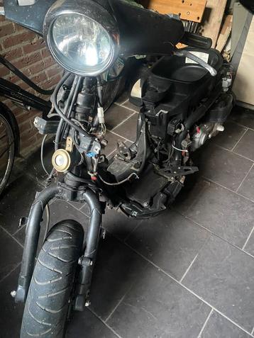 Aprilia pk scooter, model habana, bouwjaar 2005, opknapper, beschikbaar voor biedingen