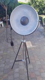 staande lamp van de heg, Huis en Inrichting, Lampen | Vloerlampen, Ophalen of Verzenden, Zo goed als nieuw, Metaal, 100 tot 150 cm