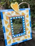 Spiegel - hout - blauw geel - 28,5 cm bij 34 cm, Huis en Inrichting, Woonaccessoires | Spiegels, Minder dan 50 cm, Ophalen of Verzenden