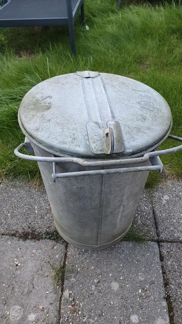 Zinken prullenbak Amsterdam, postcode 1087 AS beschikbaar voor biedingen