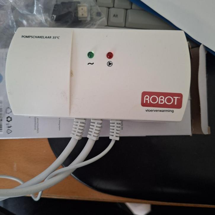 Robot  pompschakelaar Vloerverwarming - Zo Goed Als Nieuw, Doe-het-zelf en Verbouw, Verwarming en Radiatoren, Zo goed als nieuw
