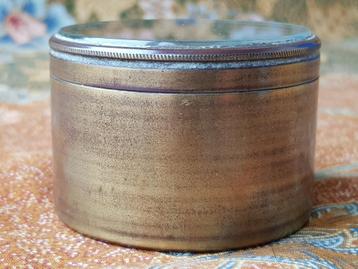 Mooi antiek doosje uit Engeland van koper, hout en glas. beschikbaar voor biedingen