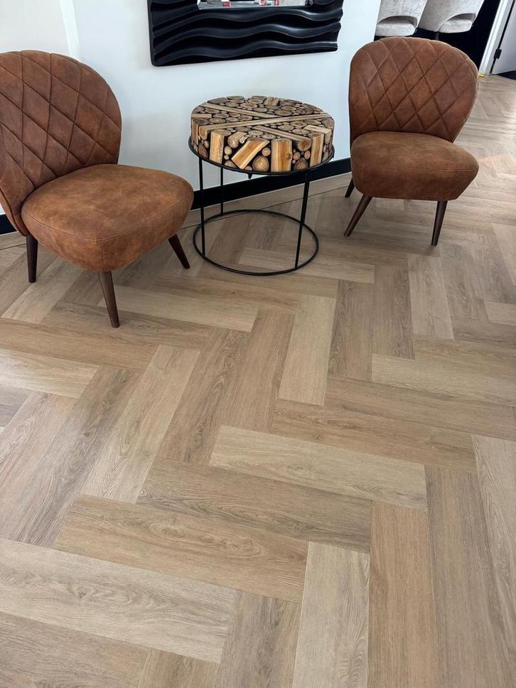 Mooie tafel met 2 stoelen te koop!, Huis en Inrichting, Stoelen, Zo goed als nieuw, Twee, Hout, Bruin, Ophalen